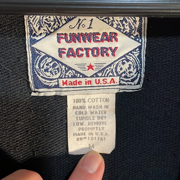 Funwear Factory 2pc set with Elephants 🐘 Medium - Picture 8 of 9